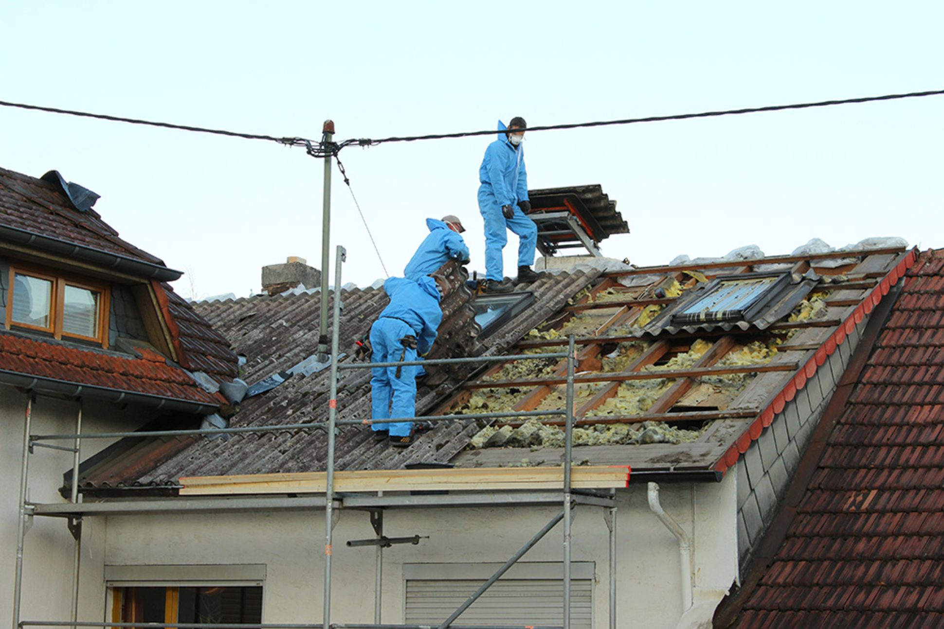 Asbestarbeiten bei Elektro Bednarz in Nüdlingen